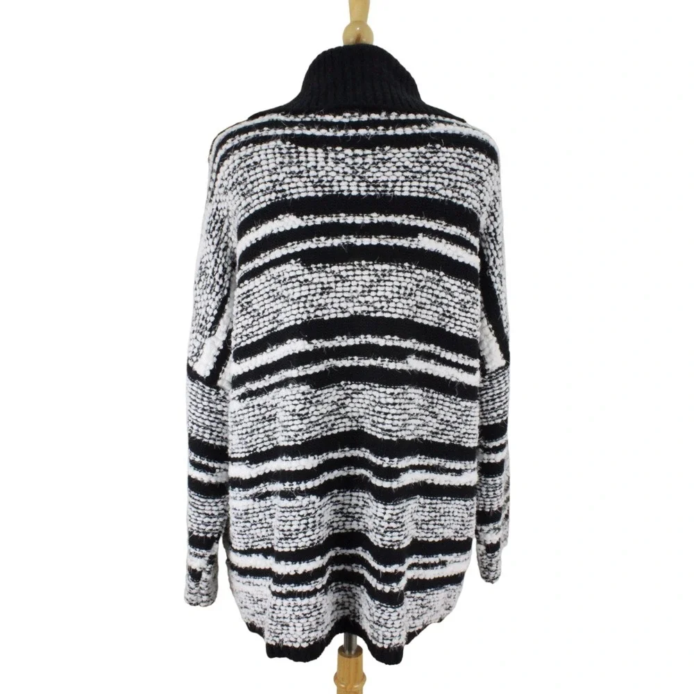 Calvin Klein Cowl Neck Sweater Cape  L/XL Black White Chunky‎ Long Sleeve